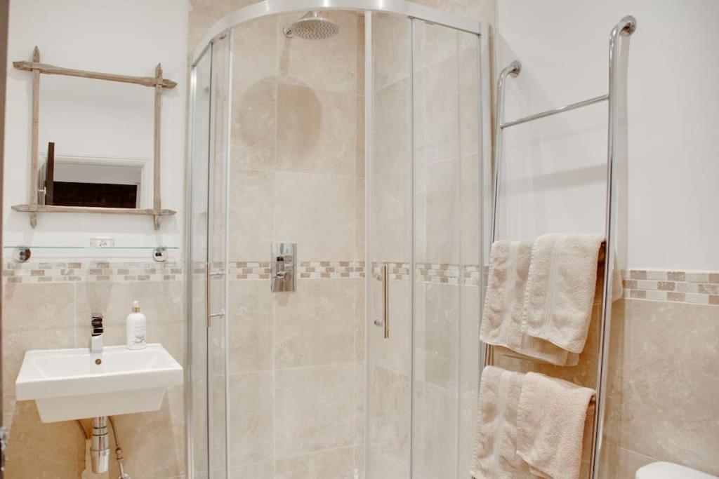 Princes Villa - Large Fully Self Contained Flat, 5 Minutes From The Sea Hastings Extérieur photo