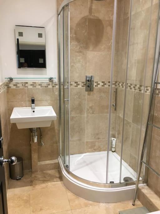 Princes Villa - Large Fully Self Contained Flat, 5 Minutes From The Sea Hastings Extérieur photo